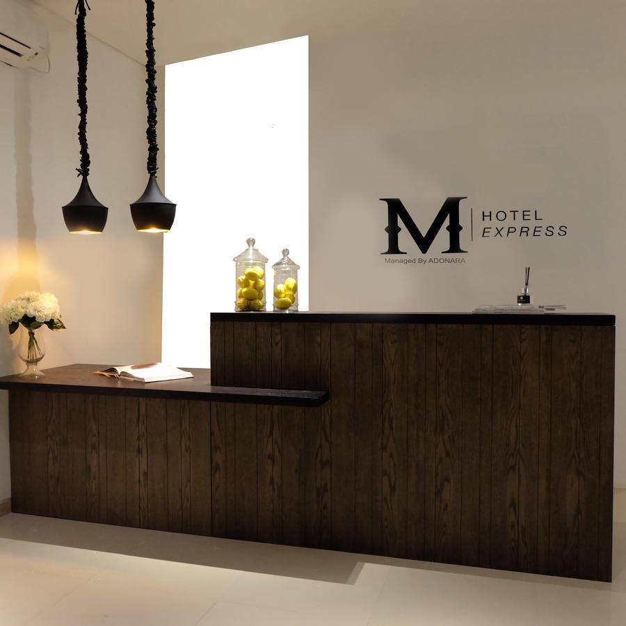 M Hotel Express 索龙 外观 照片
